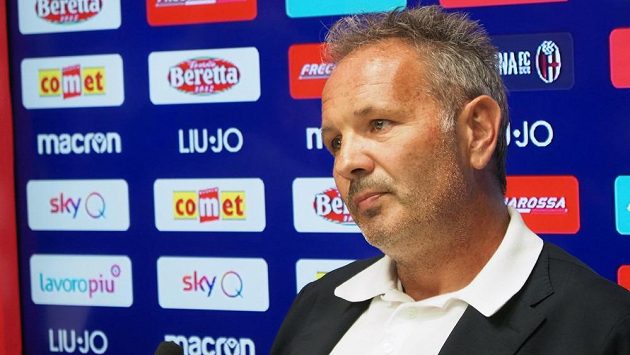 Trenér Boloni Siniša Mihajlovič trpí akutní leukémií. Srbský kouč to oznámil na narychlo svolané tiskové konferenci Trenér Boloni Siniša Mihajlovič trpí akutní leukémií. Srbský kouč to oznámil na narychlo svolané tiskové konferenci