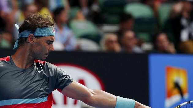 Rafael Nadal s přísným výrazem při utkání s Japoncem Nišikorim. Rafael Nadal s přísným výrazem při utkání s Japoncem Nišikorim.