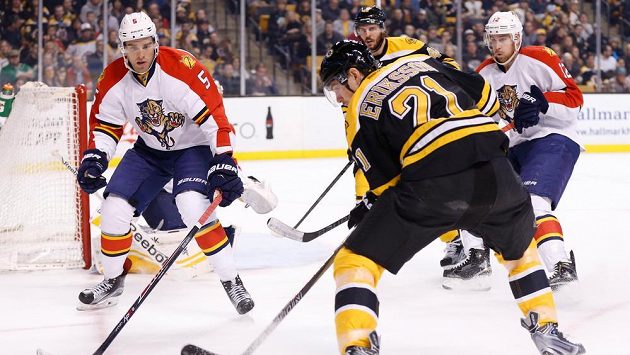 Obránce Floridy Aaron Ekblad (vlevo) bude reprezentovat na MS v Česku Kanadu. Obránce Floridy Aaron Ekblad (vlevo) bude reprezentovat na MS v Česku Kanadu.