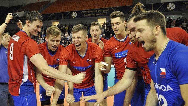 Čeští volejbalisté se radují z vítězství v utkání Evropské ligy nad Finskem. Čeští volejbalisté se radují z vítězství v utkání Evropské ligy nad Finskem.