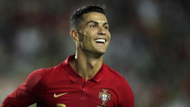 Portugalec Cristiano Ronaldo se raduje při utkání s Katarem. Portugalec Cristiano Ronaldo se raduje při utkání s Katarem.