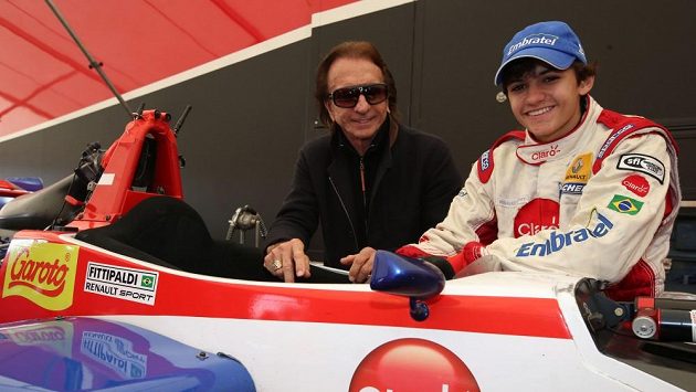 Emerson Fittipaldi s vnukem Pietrem. Emerson Fittipaldi s vnukem Pietrem.