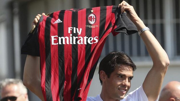 Ricardo Kaká už s novým dresem AC Milán. Ricardo Kaká už s novým dresem AC Milán.