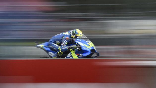 Jezdec kategorie MotoGP Joan Mir ze Španělska v tréninku na Velkou cenu České republiky v Brně. Jezdec kategorie MotoGP Joan Mir ze Španělska v tréninku na Velkou cenu České republiky v Brně.