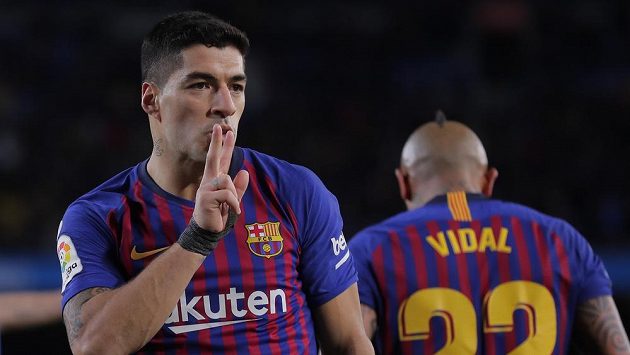 Barcelonský střelec Luis Suárez slaví. Barcelona zvládla odvetu pohárového čtvrtfinále, smazala dvoubrankové manko a postupuje. Barcelonský střelec Luis Suárez slaví. Barcelona zvládla odvetu pohárového čtvrtfinále, smazala dvoubrankové manko a postupuje.