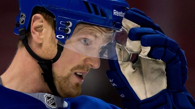 Švédský útočník Henrik Sedin na archivním snímku. Švédský útočník Henrik Sedin na archivním snímku.