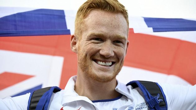 Britský dálkař Greg Rutherford se raduje z evropského zlata. Britský dálkař Greg Rutherford se raduje z evropského zlata.