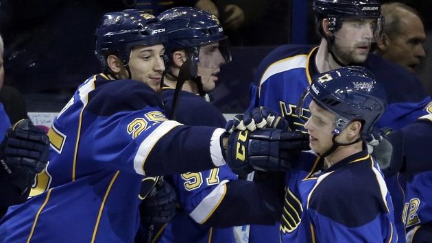 Vladimír Sobotka (vpravo) byl jedním z hlavních strůjců výhry St. Louis. Vladimír Sobotka (vpravo) byl jedním z hlavních strůjců výhry St. Louis.