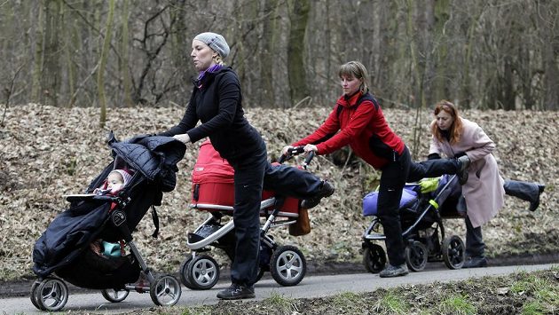 Vstávat a cvičit. Odměnou vám bude chytřejší dítko. Snad. Vstávat a cvičit. Odměnou vám bude chytřejší dítko. Snad.