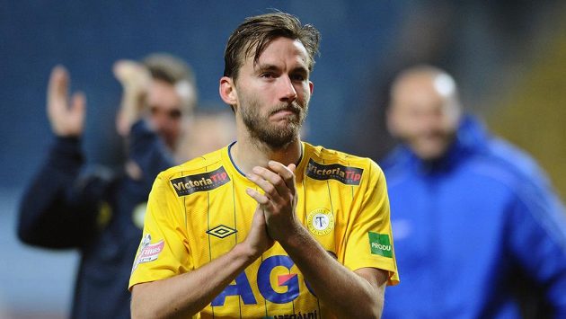 Teplický obránce Jan Hošek byl jediným gólovým střelcem v utkání se Slavií. Teplický obránce Jan Hošek byl jediným gólovým střelcem v utkání se Slavií.