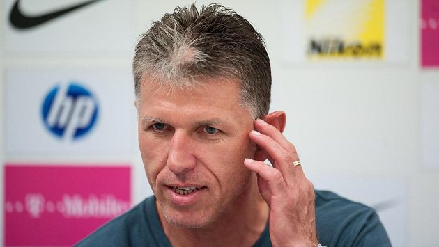 Trenér Slovanu Liberec Jaroslav Šilhavý na tiskocé konferenci před úvodním utkáním třetího předkola Evropské ligy s týmem FC Curych. Trenér Slovanu Liberec Jaroslav Šilhavý na tiskocé konferenci před úvodním utkáním třetího předkola Evropské ligy s týmem FC Curych.