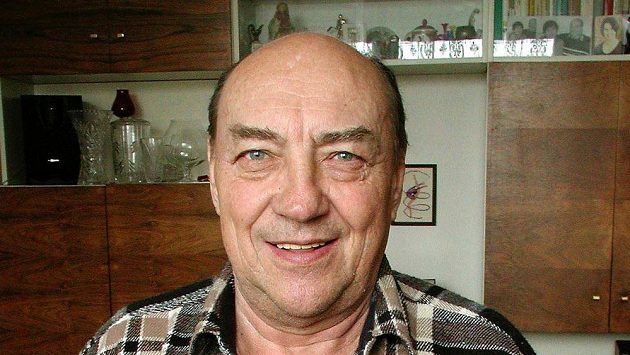 Ve věku 83 let zemřel bývalý hokejový a fotbalový reprezentant Vlastimil Bubník (na snímku z 18. března 2001). Ve věku 83 let zemřel bývalý hokejový a fotbalový reprezentant Vlastimil Bubník (na snímku z 18. března 2001).