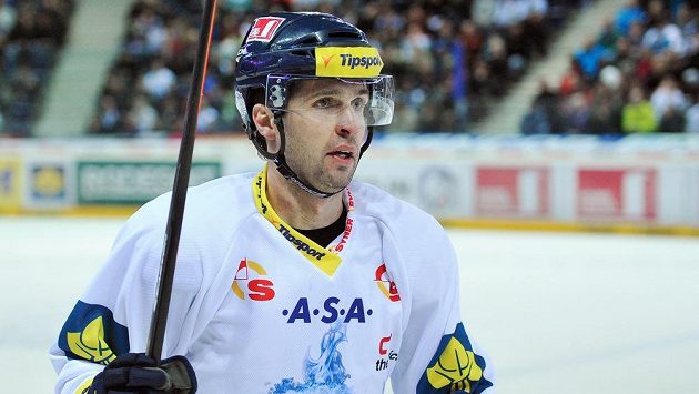 Jaroslav Balaštík nastoupil k prvnímu zápasu v dresu Libercem, to proti Třinci. Jaroslav Balaštík nastoupil k prvnímu zápasu v dresu Libercem, to proti Třinci.