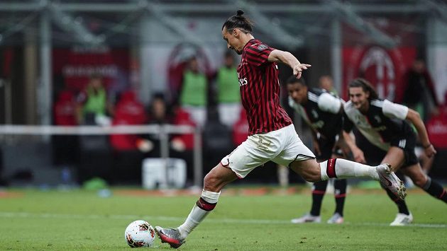 Hvězdný útočník Zlatan Ibrahimovič nastartoval gólem z penalty obrat AC Milán v utkání s Juventusem. Hvězdný útočník Zlatan Ibrahimovič nastartoval gólem z penalty obrat AC Milán v utkání s Juventusem.
