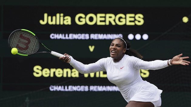 Americká tenistka Serena Williamsová neměla v semifinále Wimbledonu s Němkou Julií Görgesovou problém a opět si zahraje o cennou trofej. Americká tenistka Serena Williamsová neměla v semifinále Wimbledonu s Němkou Julií Görgesovou problém a opět si zahraje o cennou trofej.