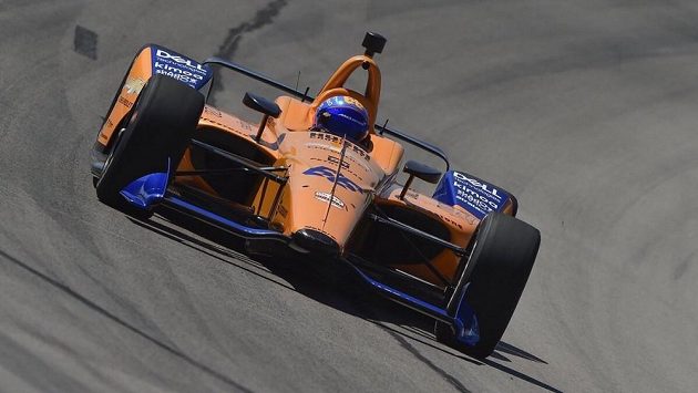 Fernando Alonso při tréninku na Indy 500. Fernando Alonso při tréninku na Indy 500.