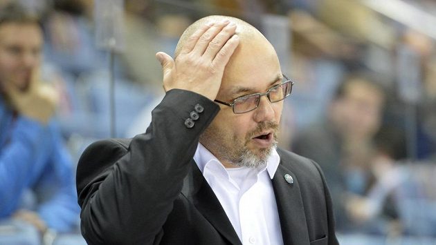 Trenér Třince Jiří Kalous. Trenér Třince Jiří Kalous.
