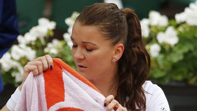 Polak Agnieszka Radwaňská během úterní dohrávky duelu s Bulharkou Pironkovovou. Polak Agnieszka Radwaňská během úterní dohrávky duelu s Bulharkou Pironkovovou.