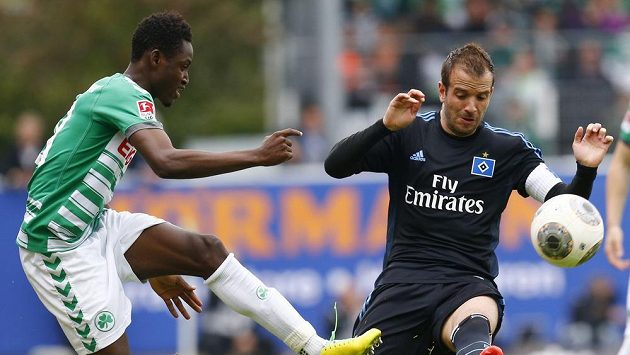 Rafael van der Vaart z Hamburku (vpravo) si v Brazílii nezahraje. Rafael van der Vaart z Hamburku (vpravo) si v Brazílii nezahraje.