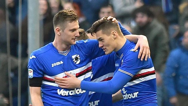 Patrik Schick (vpravo) ze Sampdorie se spoluhráčem Milanem Škriniarem. Patrik Schick (vpravo) ze Sampdorie se spoluhráčem Milanem Škriniarem.