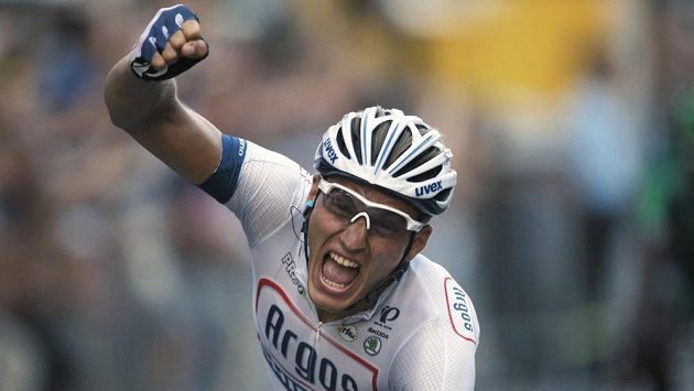 Německý jezdec Marcel Kittel slaví vítězství v poslední 21. etapě stého ročníku cyklistické Tour de France. Německý jezdec Marcel Kittel slaví vítězství v poslední 21. etapě stého ročníku cyklistické Tour de France.