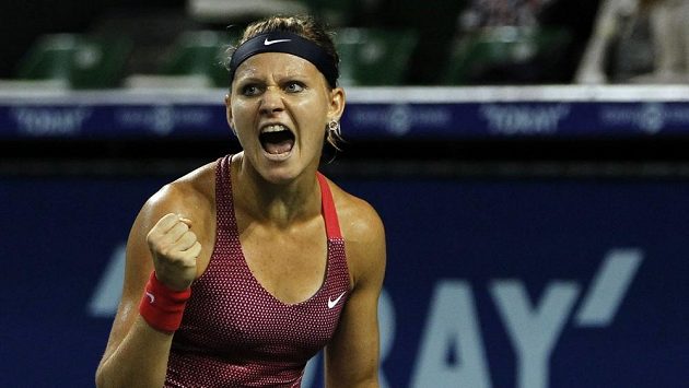 Lucie Šafářová je v Pekingu ve čtvrtfinále. Lucie Šafářová je v Pekingu ve čtvrtfinále.
