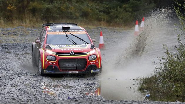 Nor Mads Ostberg na voze Citroen C3 R5 během Britské rallye. Nor Mads Ostberg na voze Citroen C3 R5 během Britské rallye.