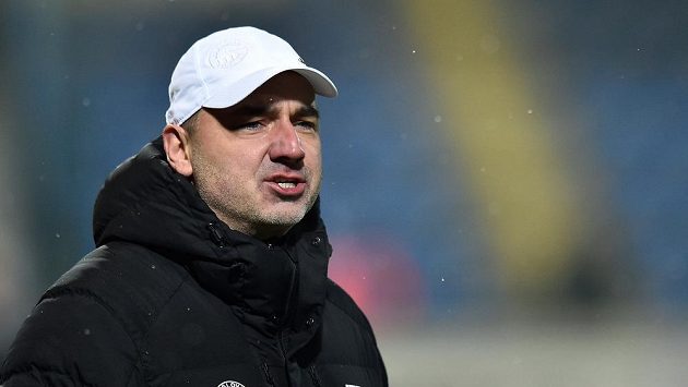 Trenér Slovanu Liberec Jindřich Trpišovský při utkání s Olomoucí. Trenér Slovanu Liberec Jindřich Trpišovský při utkání s Olomoucí.