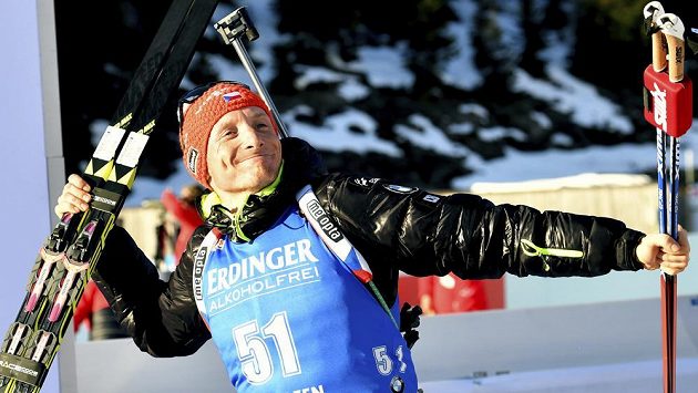 Český biatlonista Ondřej Moravec měl v cíli vytrvalostního závodu na MS v Hochfilzenu pořádnou radost. Vybojoval stříbrnou medaili. Český biatlonista Ondřej Moravec měl v cíli vytrvalostního závodu na MS v Hochfilzenu pořádnou radost. Vybojoval stříbrnou medaili.