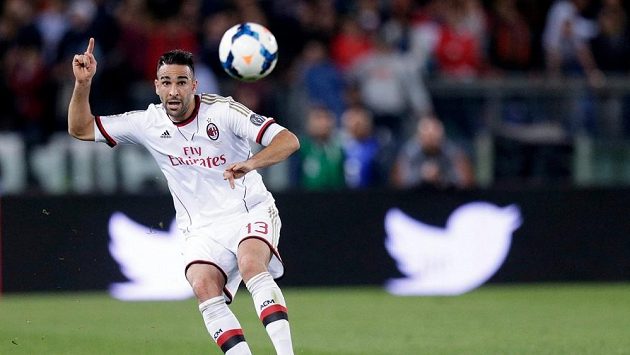 Francouzský stoper Adil Rami v barvách AC Milán. Francouzský stoper Adil Rami v barvách AC Milán.