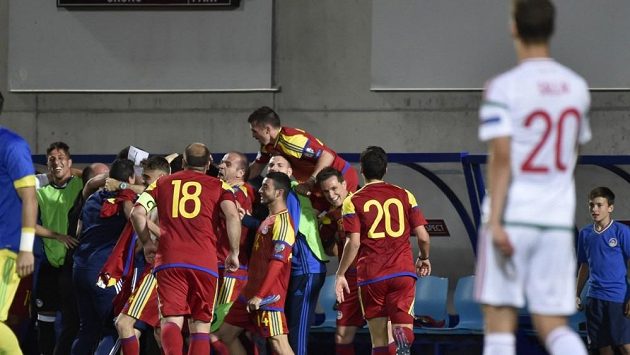 Fotbalisté Andorry oslavují gól v zápase proti Maďarsku. Fotbalisté Andorry oslavují gól v zápase proti Maďarsku.