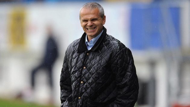 Spokojený trenér Sparty Praha Vítězslav Lavička během zápasu s Teplicemi. Spokojený trenér Sparty Praha Vítězslav Lavička během zápasu s Teplicemi.