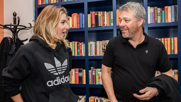 Ester Ledecká na archivním snímku s trenérem Tomášem Bankem. Ester Ledecká na archivním snímku s trenérem Tomášem Bankem.