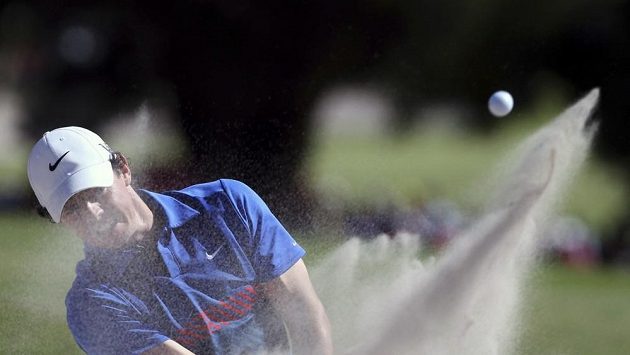 Golfista Rory McIlroy na turnaji v Sydney. Golfista Rory McIlroy na turnaji v Sydney.