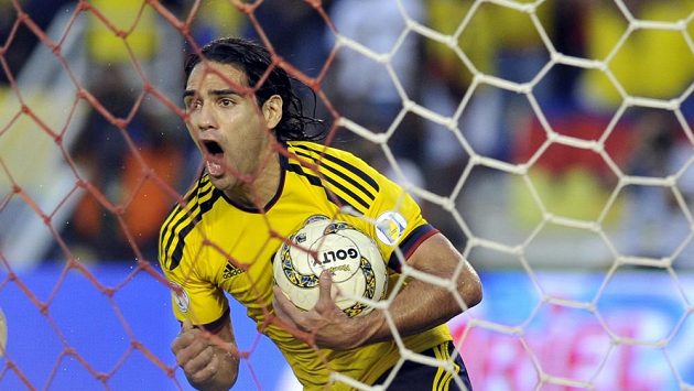 Radamel Falcao zařídil kolumbijský postup dvěma proměněnými penaltami. Radamel Falcao zařídil kolumbijský postup dvěma proměněnými penaltami.
