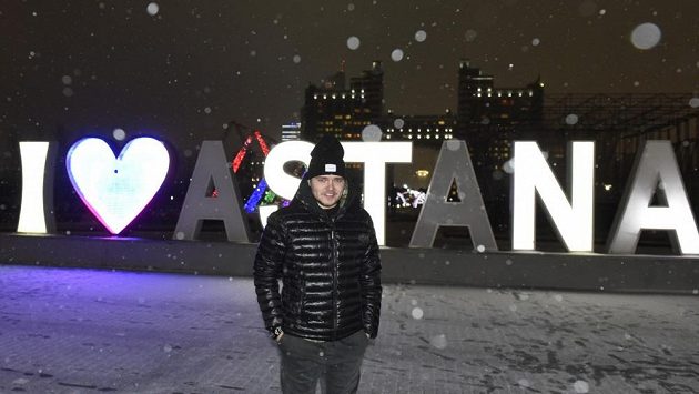 Český hokejový gólman Dominik Hrachovina na archivním snímku z Kazachstánu. Český hokejový gólman Dominik Hrachovina na archivním snímku z Kazachstánu.