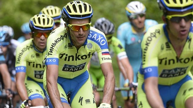 Italský cyklista Ivan Basso (v popředí) na letošní Tour de France, ještě před tím, než odstoupil. Italský cyklista Ivan Basso (v popředí) na letošní Tour de France, ještě před tím, než odstoupil.