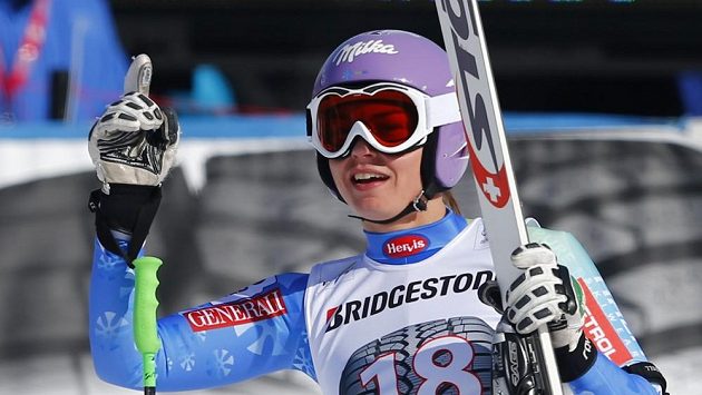 Slovinská lyžařka Tina Mazeová se raduje v cíli sjezdu v Garmisch-Partenkirchenu. Slovinská lyžařka Tina Mazeová se raduje v cíli sjezdu v Garmisch-Partenkirchenu.