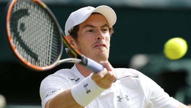 Brit Andy Murray v semifinále Wimbledonu s Rogerem Federerem ze Švýcarska. Brit Andy Murray v semifinále Wimbledonu s Rogerem Federerem ze Švýcarska.