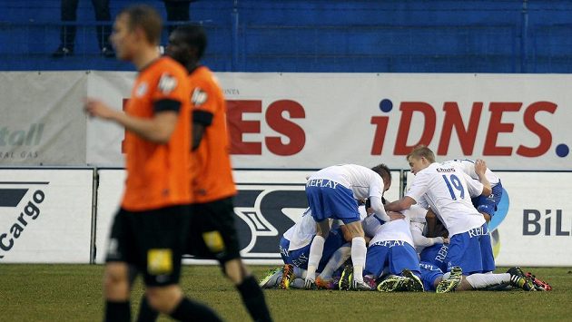 Fotbalisté Baníku slaví gól proti Liberci v utkání 20. kola Synot ligy. Fotbalisté Baníku slaví gól proti Liberci v utkání 20. kola Synot ligy.