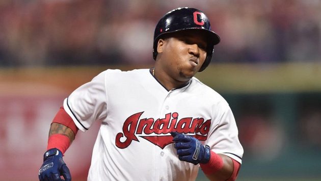 Jose Ramirez z týmu Cleveland Indians trefil v utkání proti Kansasu homerun. Jose Ramirez z týmu Cleveland Indians trefil v utkání proti Kansasu homerun.