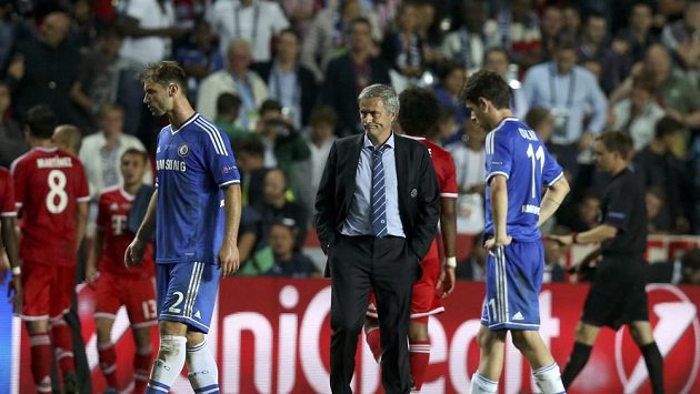 Kouč Chelsea José Mourinho netajil zklamání. Kouč Chelsea José Mourinho netajil zklamání.