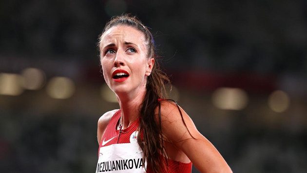Česká reprezentanka Diana Mezuliáníková po finiši semifinálového závodu na 1500 m. Česká reprezentanka Diana Mezuliáníková po finiši semifinálového závodu na 1500 m.