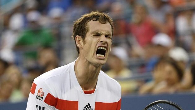 Andy Murray se raduje z vítězství nad Leonardem Mayerem. Andy Murray se raduje z vítězství nad Leonardem Mayerem.