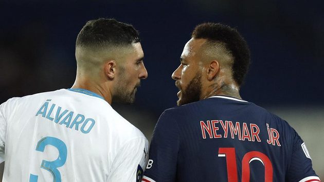 Vyloučená hvězda PSG Brazilec Neymar. Po šlágru francouzské ligy obvinil soupeře z rasismu. Vyloučená hvězda PSG Brazilec Neymar. Po šlágru francouzské ligy obvinil soupeře z rasismu.