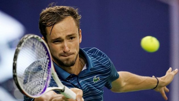 Daniil Medveděv během semifinále v Šanghaji. Daniil Medveděv během semifinále v Šanghaji.
