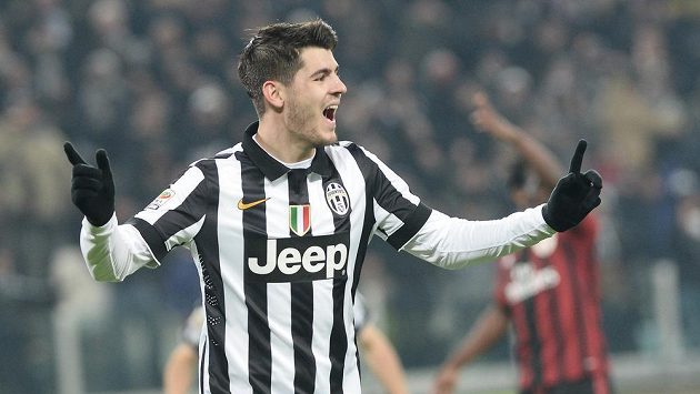 Útočník Juventusu Alvaro Morata slaví gól proti AC Milán. Útočník Juventusu Alvaro Morata slaví gól proti AC Milán.