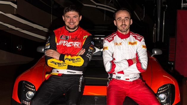 Účastník mistrovství světa v rallye Martin Prokop (vlevo) si vyzkouší závody na okruzích a v týmu MP Sports bude mít hvězdného polského spolujezdce Roberta Kubicu (vpravo). Účastník mistrovství světa v rallye Martin Prokop (vlevo) si vyzkouší závody na okruzích a v týmu MP Sports bude mít hvězdného polského spolujezdce Roberta Kubicu (vpravo).