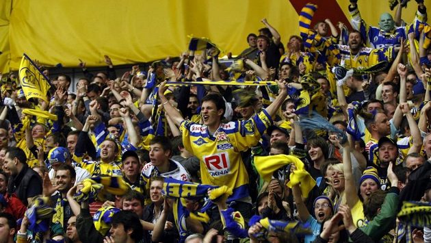 Fanoušci se mohou od nové sezóny pravděpodobně těšit na opakované záběry sporných situací. Fanoušci se mohou od nové sezóny pravděpodobně těšit na opakované záběry sporných situací.
