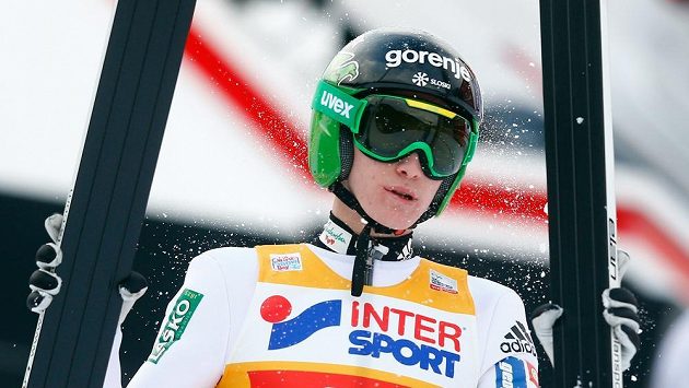 Slovinský skokan na lyžích Peter Prevc po prvním kole závodu v Innsbrucku. Slovinský skokan na lyžích Peter Prevc po prvním kole závodu v Innsbrucku.